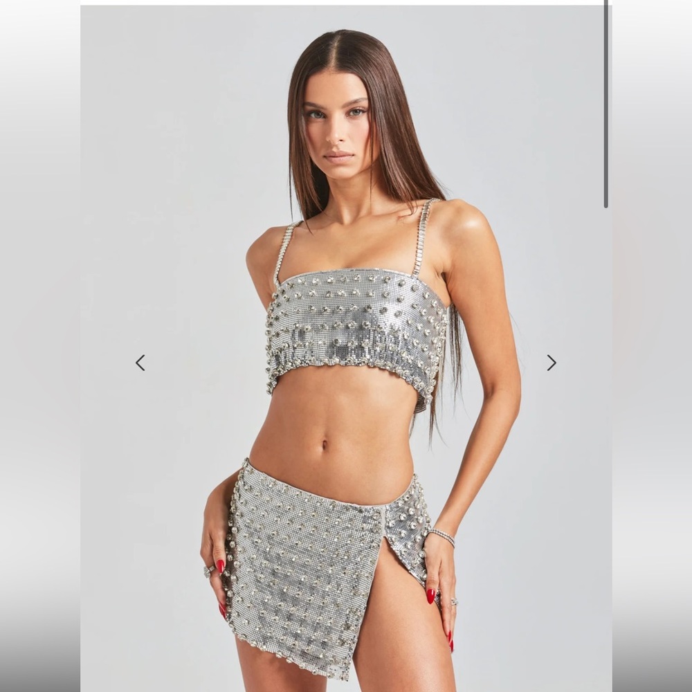 🌺SOLD🌺DEANDRA EMBELLISHED CHAINMAIL SKIRT AND TOP BUNDLE - Picture 1 of 7